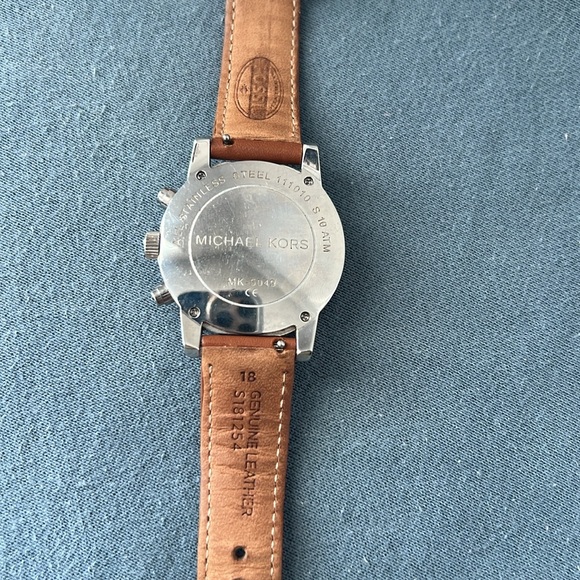 Michael Kors Watch - Picture 5 of 8